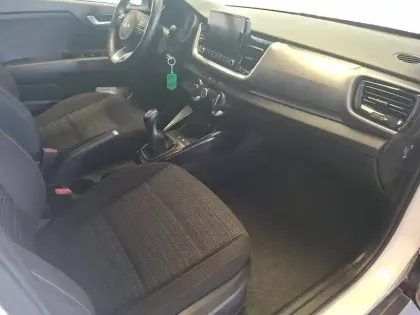 Photo 8 Kia Stonic  1.0 T-GDi 120 ch MHEV DCT7