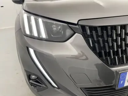 Photo 30 Peugeot 2008  PureTech 130 S&S EAT8