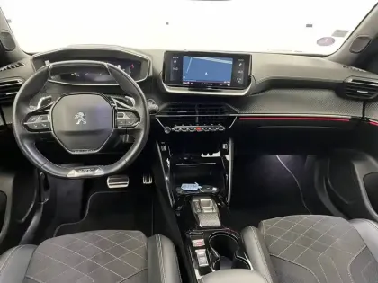 Photo 24 Peugeot 2008  PureTech 130 S&S EAT8