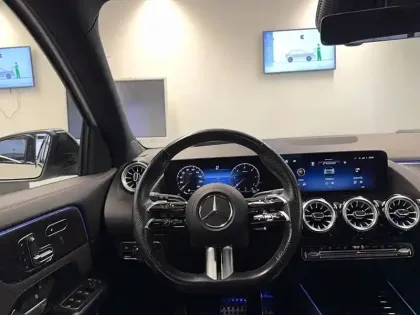 Photo 8 Mercedes GLA  200 d 8G-DCT
