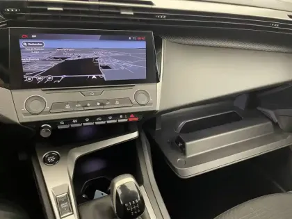 Photo 27 Peugeot 308  SW PureTech 130ch S&S BVM6