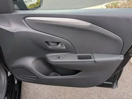 Photo 12 Opel Corsa  Electrique 136 ch & Batterie 50 kWh