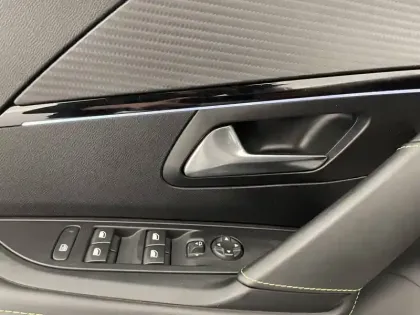 Photo 6 Peugeot 208  PureTech 100 S&S BVM6