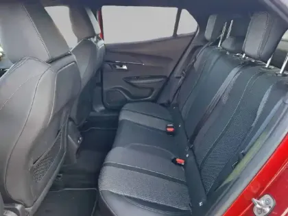 Photo 11 Peugeot 2008  PureTech 130 S&S BVM6