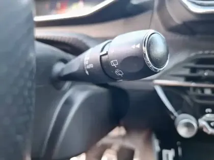 Photo 31 Peugeot 2008  PureTech 130 S&S BVM6