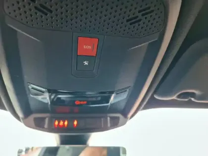 Photo 20 Peugeot 2008  PureTech 130 S&S BVM6