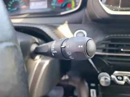 Photo 22 Peugeot 2008  Electrique 136 ch