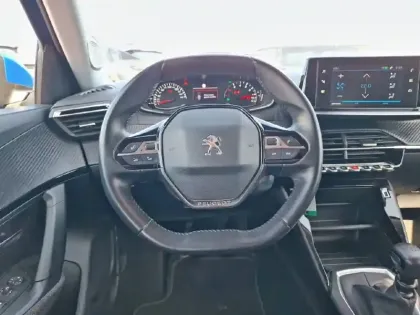 Photo 8 Peugeot 2008  PureTech 100 S&S BVM6