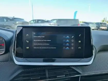 Photo 22 Peugeot 2008  PureTech 100 S&S BVM6