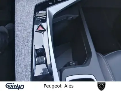 Photo 17 Peugeot 3008  Hybrid 145 e-DCS6
