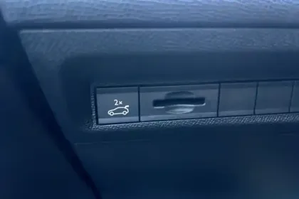 Photo 24 Peugeot 408  PureTech 130 ch S&S EAT8