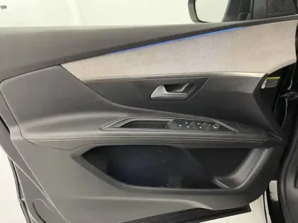 Photo 32 Peugeot 3008  Hybrid 225 e-EAT8 PMR PEDALE ACCELERATEUR GAUCHE 