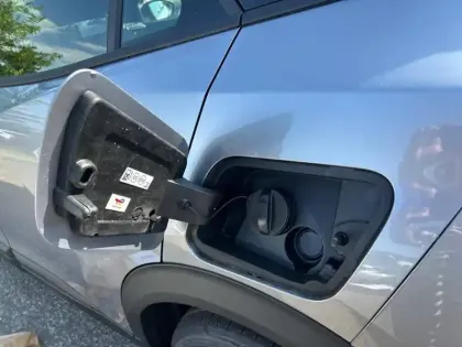 Photo 11 Peugeot 2008  Hybrid 110 ch e-DCS6
