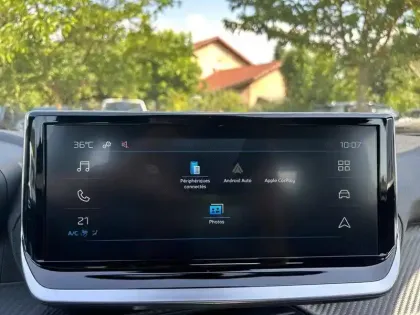 Photo 12 Peugeot 2008  Hybrid 110 ch e-DCS6