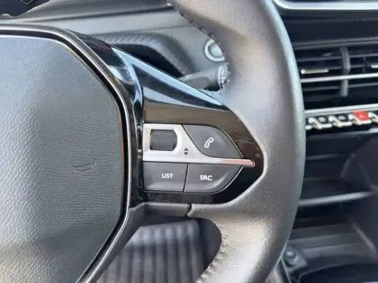 Photo 25 Peugeot 208  Electrique 50 kWh 136ch