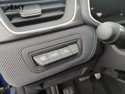 Photo 15 Renault Captur  E-Tech full hybrid 145 ch