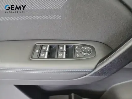 Photo 16 Renault Captur  E-Tech full hybrid 145 ch