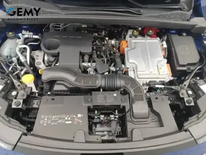 Photo 11 Renault Captur  E-Tech full hybrid 145 ch
