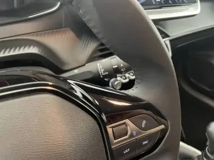 Photo 28 Peugeot 208  100 S&S BVM6