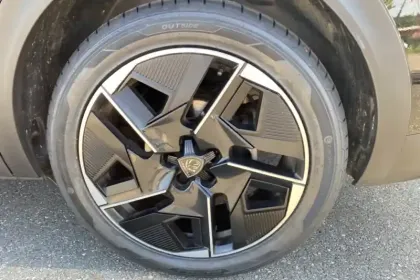 Photo 11 Peugeot 408  PureTech 130 ch S&S EAT8