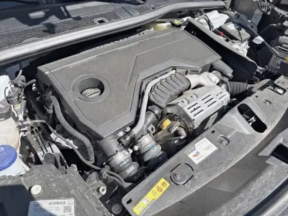 Photo 9 Peugeot 2008  Hybrid 145 ch e-DCS6