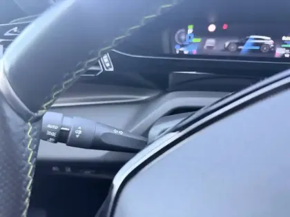 Photo 31 Peugeot 308  PHEV 180 e-EAT8