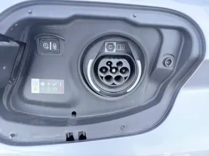 Photo 41 Peugeot 308  PHEV 180 e-EAT8