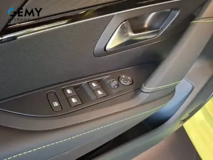 Photo 13 Peugeot 208  Hybrid 145 ch e-DCS6