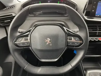 Photo 22 Peugeot 208  PureTech 100 S&S BVM6
