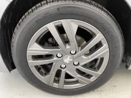 Photo 16 Peugeot 208  PureTech 100 S&S BVM6