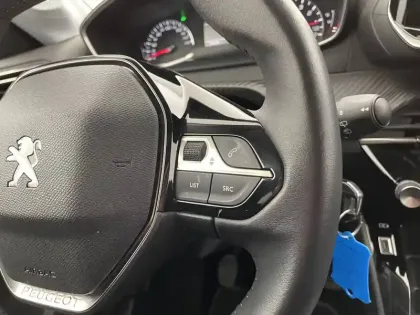 Photo 30 Peugeot 208  PureTech 100 S&S BVM6