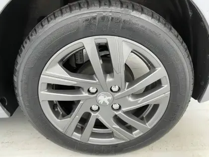 Photo 15 Peugeot 208  PureTech 100 S&S BVM6