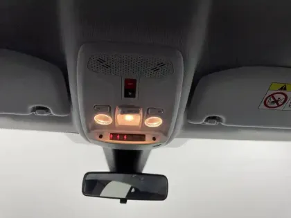 Photo 28 Peugeot 208  PureTech 100 S&S BVM6