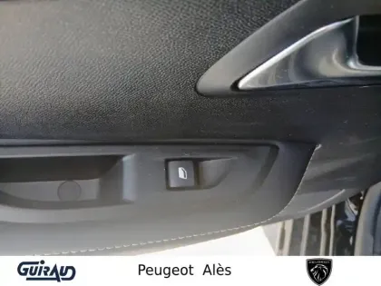 Photo 13 Peugeot 208  Hybrid 110 ch e-DCS6