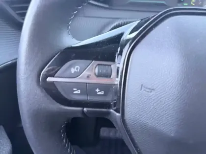 Photo 20 Peugeot 208  Electrique 50 kWh 136ch
