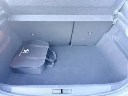 Photo 8 Peugeot 208  Electrique 50 kWh 136ch
