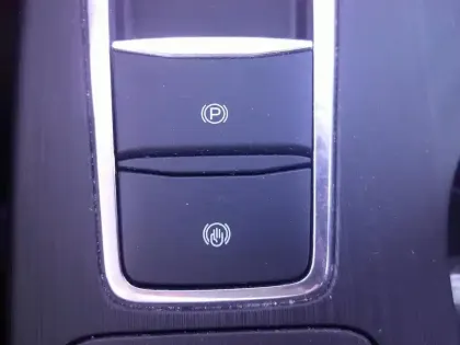 Photo 12 Ford Kuga  2.5 Duratec 180ch Hybrid FlexiFuel Titanium Powershift