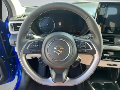 Photo 10 Suzuki Swift  1.2 Hybrid 83ch Pack