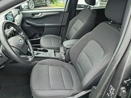 Photo 9 Ford Kuga 2.5 Duratec 180ch Hybrid FlexiFuel Titanium Powershift