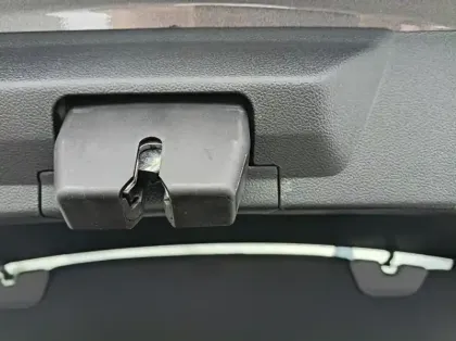 Photo 18 Ford Kuga 2.5 Duratec 180ch Hybrid FlexiFuel Titanium Powershift