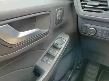 Photo 5 Ford Kuga 2.5 Duratec 180ch Hybrid FlexiFuel ST-Line X Powershift