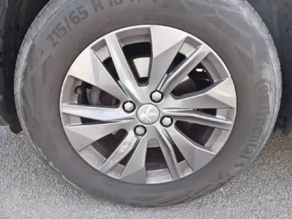 Photo 12 Peugeot 2008  PureTech 130 S&S EAT8