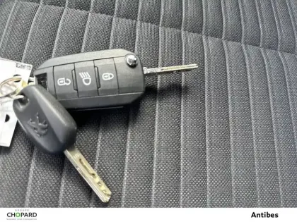 Photo 12 Peugeot 208  PureTech 100 S&S BVM6