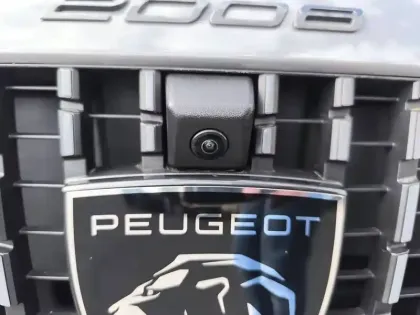 Photo 18 Peugeot 2008  Hybrid 136 e-DCS6