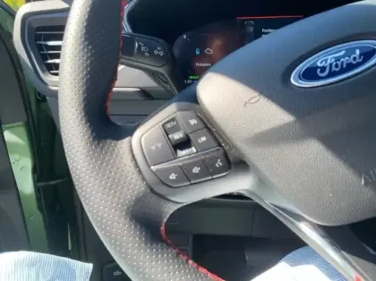 Photo 16 Ford Kuga 2.5 Duratec 180ch Hybrid FlexiFuel ST-Line Powershift