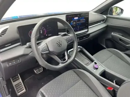 Photo 8 Volkswagen T-roc 1.5 eTSI Hybrid 150 ch DSG7 R-Line