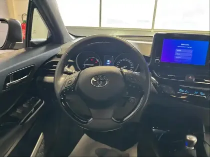 Photo 11 Toyota C-HR  2.0 Hybride 184ch Design Ultimate E-CVT