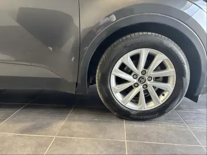 Photo 8 Toyota C-HR  1.8 Hybride 140ch Dynamic NG23