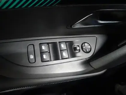 Photo 13 Peugeot 2008  1.2 PureTech 130ch S&S Allure Pack EAT8