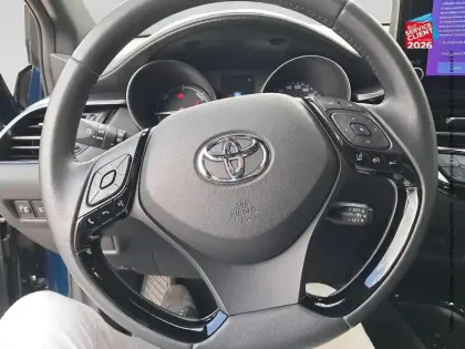 Photo 11 Toyota C-HR  1.8 Hybride 122ch Design Ultimate E-CVT